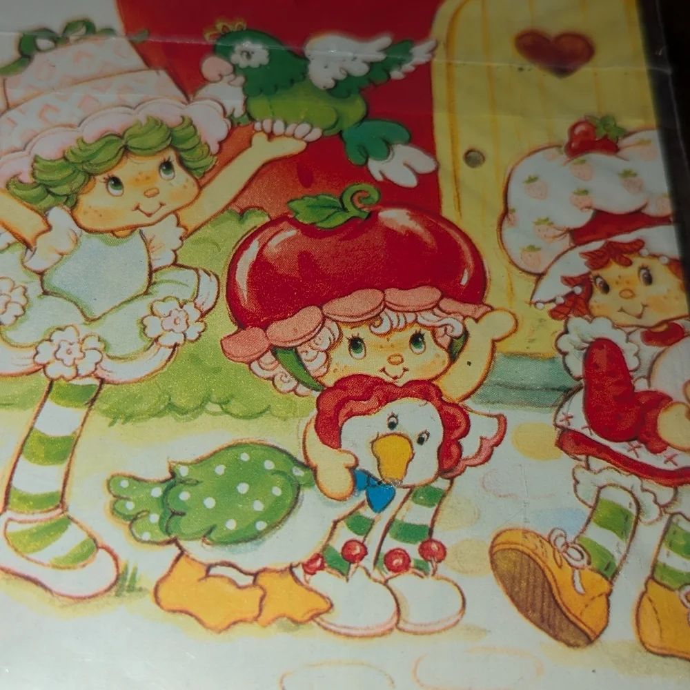 Vintage Strawberry Shortcake Scented wrapping paper